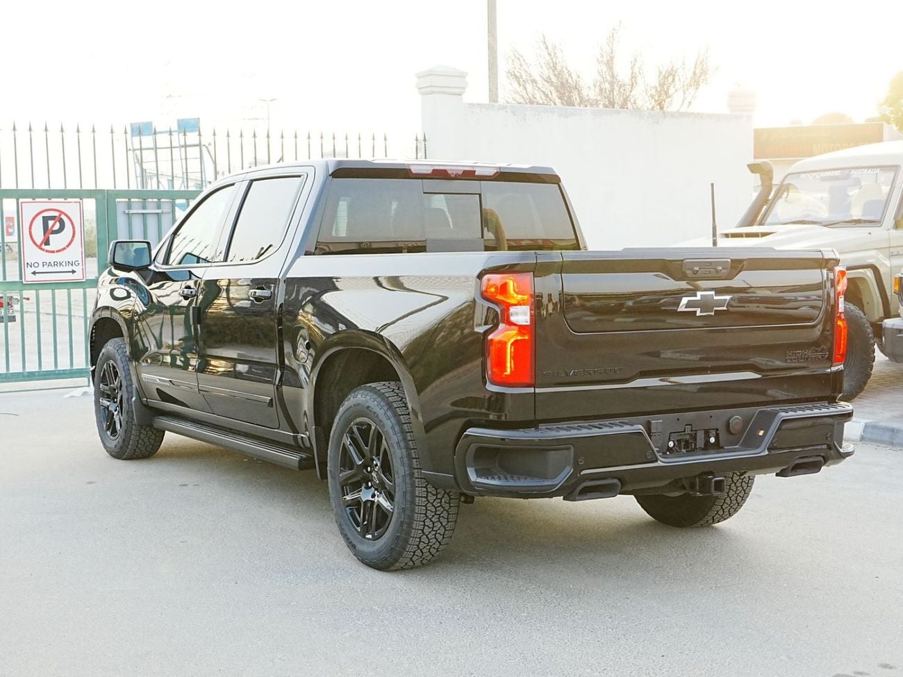 Chevrolet Silverado DURAMAX DIESEL HIGH COUNTRY MIDNIGHT EDITION