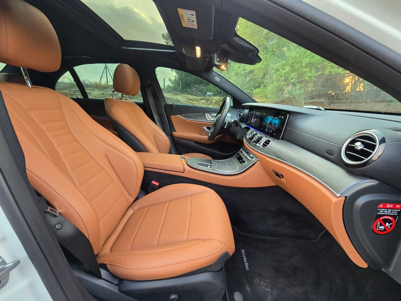 مرسيدس بنز E 350 MERCEDES E-350 KOREAN 2022 ORGINAL PAINT // ACCIDENT FREE // PERFECT CONDITION // LOW MILEAGE