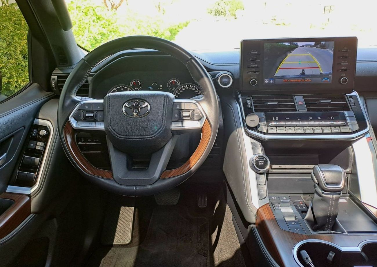 تويوتا لاند كروزر GXR 4.0L 2022 4.0L GCC (3580/-MONTHLY)