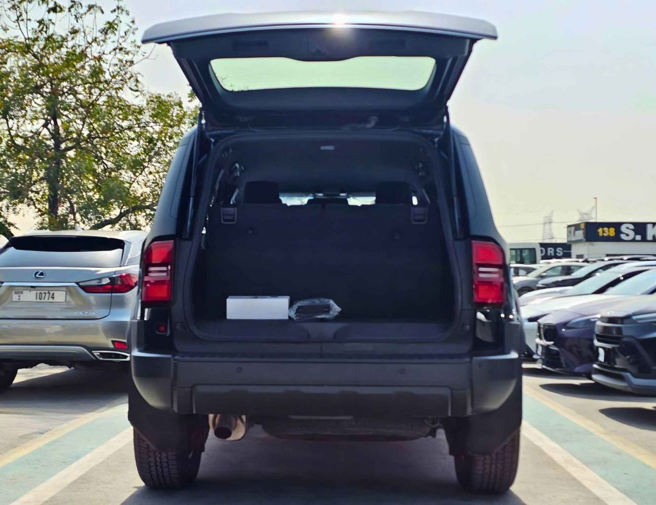 Toyota Prado ALL ROUNDER / MID OPTION / 2.4L PETROL V4 / LETHAER WITH DRIVER PWR SEAT / COOL BOX (CODE#PPARS)