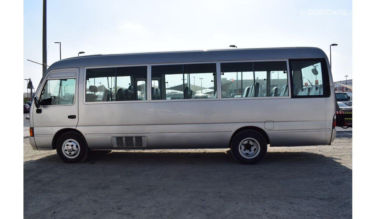 Toyota Coaster Toyota Coaster 30 seater bus Dsl, Model:2007. Excellent condition