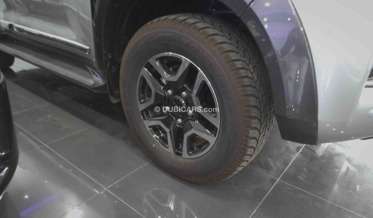 Toyota Land Cruiser GXR V8 TRD