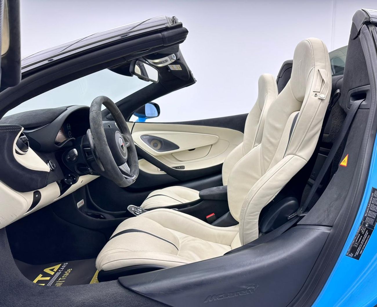 McLaren 570S 2018 McLaren 570s Spider, 3.8TC V8 RWD, 562bhp 600Nm Torque, 7 Speed Dual-Clutch Auto Gearbox.