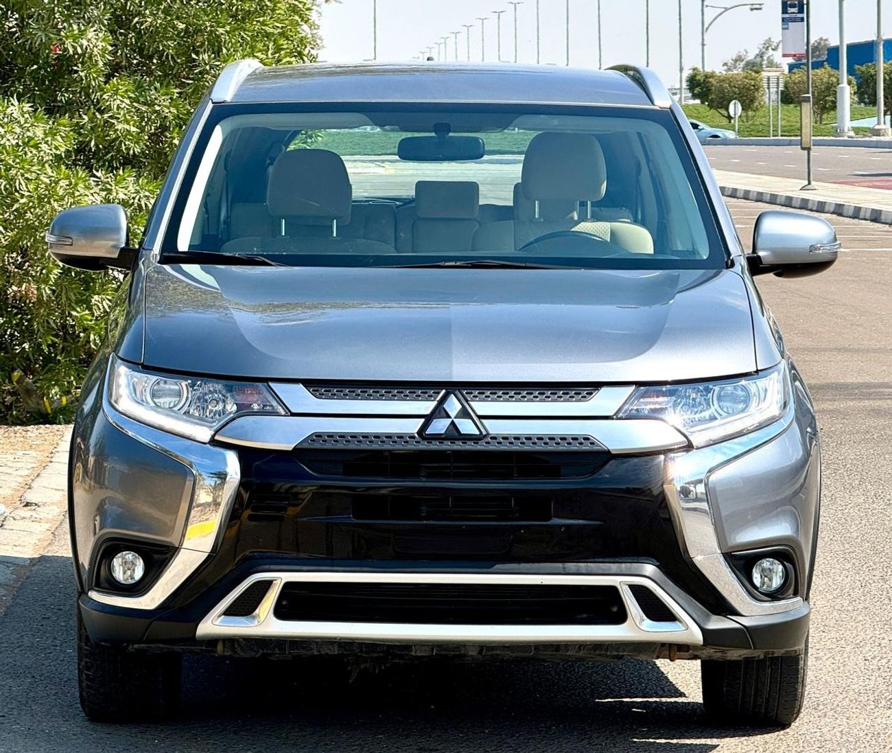 ميتسوبيشي آوتلاندر GLX High 2.4L 930-Monthly l GCC l Cruise, 4wd, GPS l Accident Free