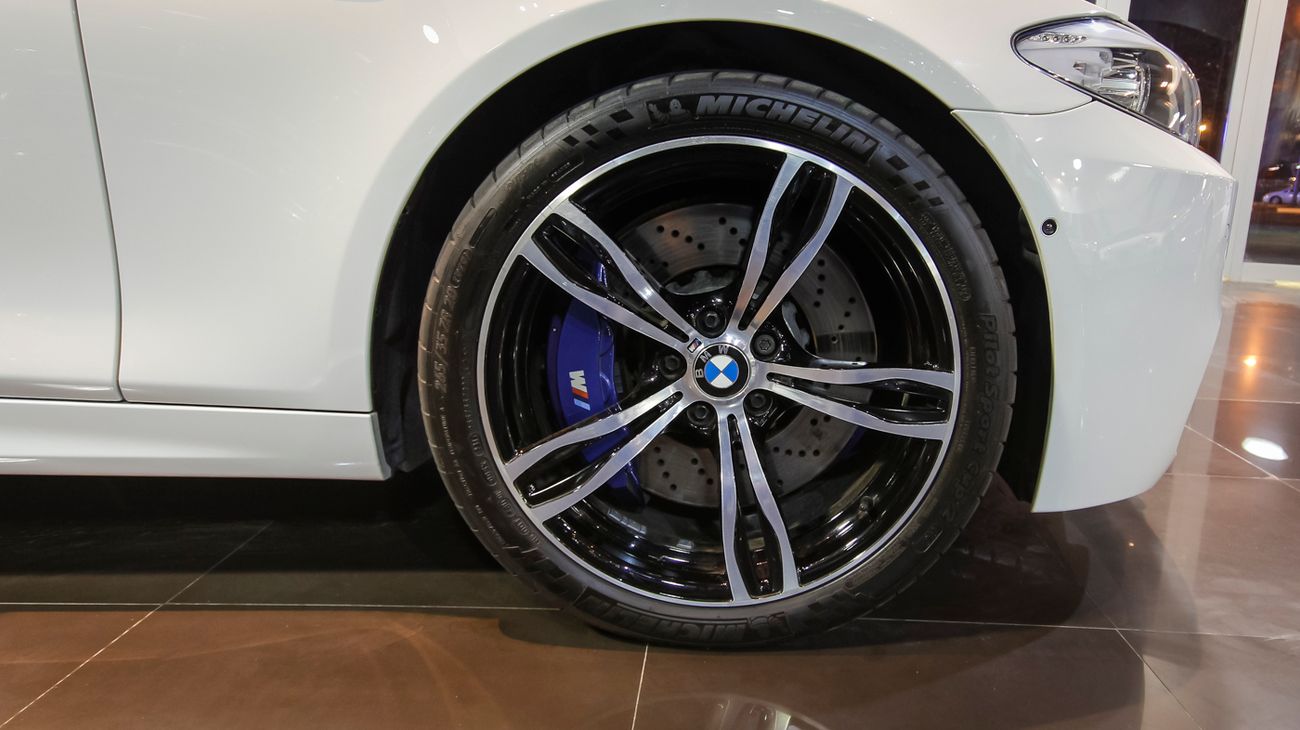 بي أم دبليو M5