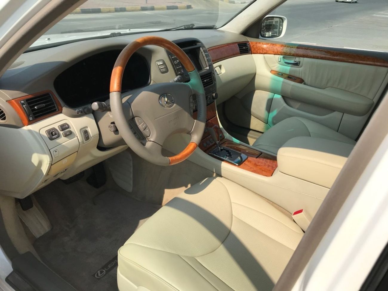 Lexus LS430 وارد أمريكي فل ألترا بدون حوادث بدون صبغ