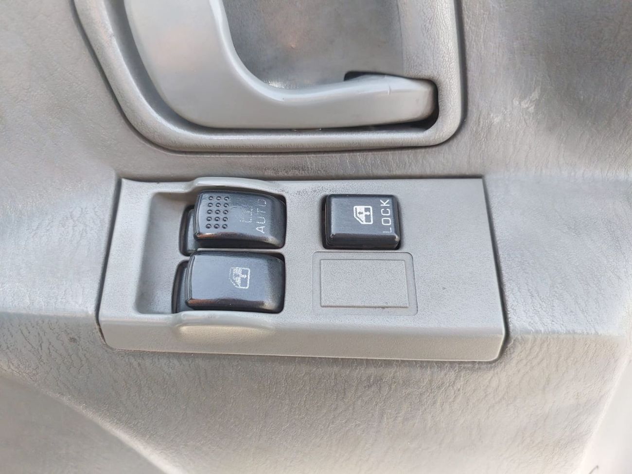 Mitsubishi Fuso Canter MITSUBISHI CANTER TRUCK RHD 1997 MODEL 4.6 L DIESEL MANUAL(PM30878)