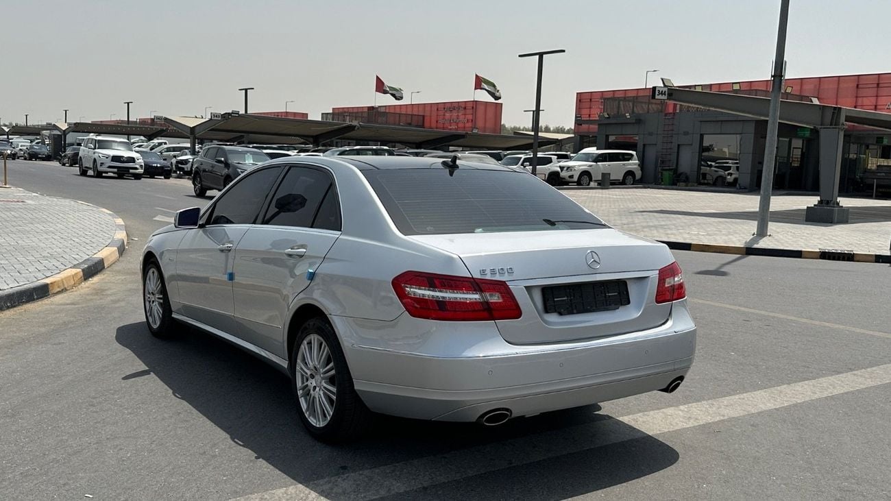 Mercedes Benz E300 ELEGANCE