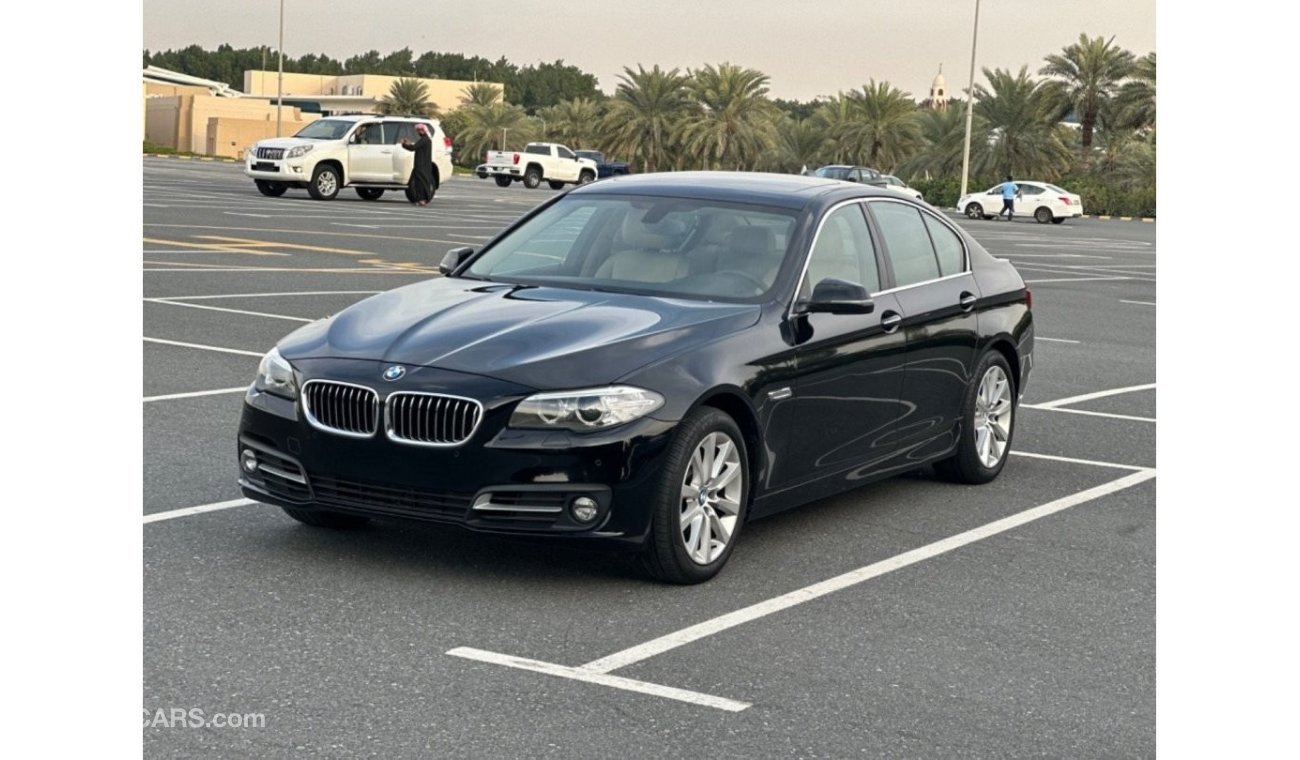 BMW 520i Exclusive MODEL 2015 GCC CAR PERFECT CONDITION INSIDE AND OUTSIDE SUN ROOF LEATHER SEATS