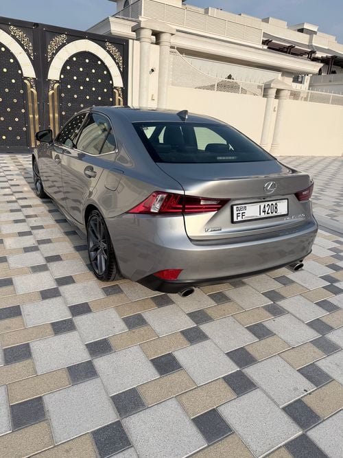 لكزس IS 350 f-sport  3.5l awd