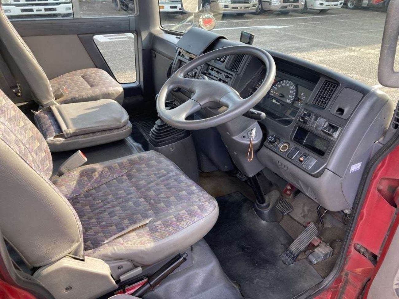 Nissan Caravan 4.2L V6 DIESEL /  2003/29SEAT/BHW41