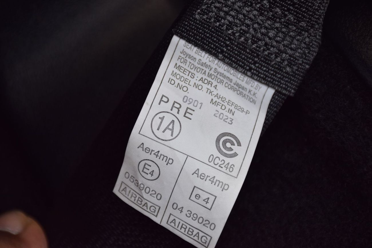 تويوتا برادو Diesel 2.8L 7 Seater. Service History Available