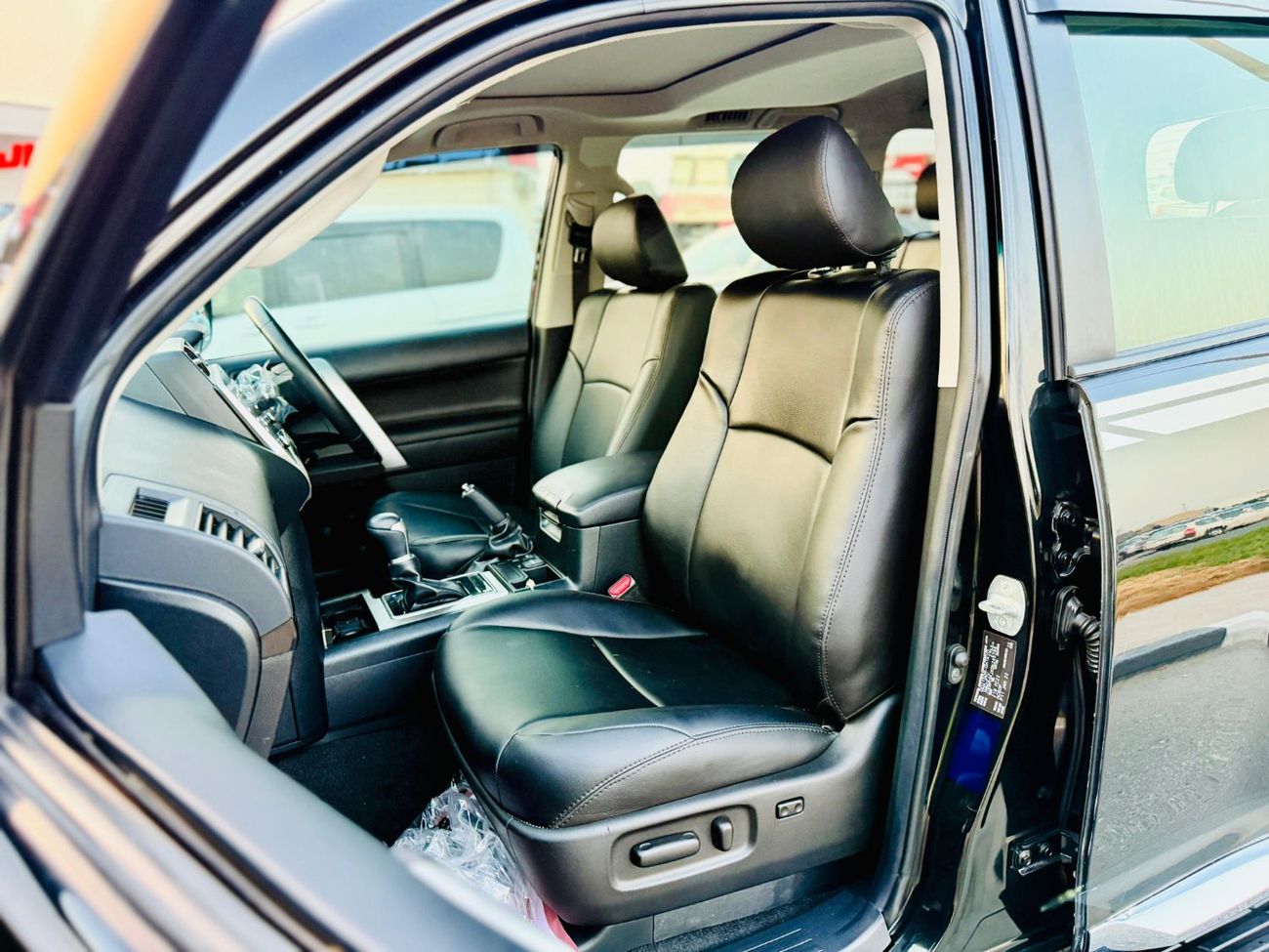 Toyota Prado Toyota Prado 2022 black 7 seaters 4x4 RHD diesel engine 2.8L full option