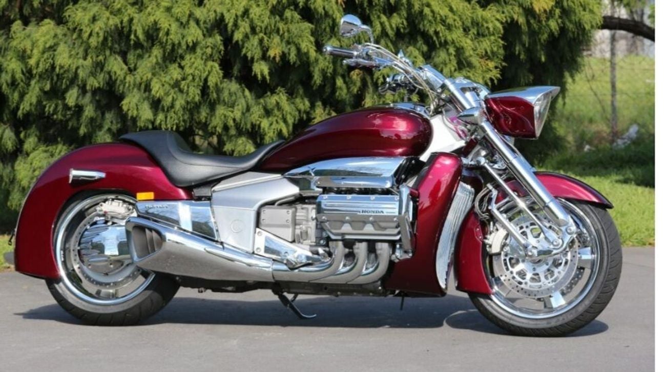 مرسيدس بنز GL 63 AMG Honda Rune 2004 1831 cc