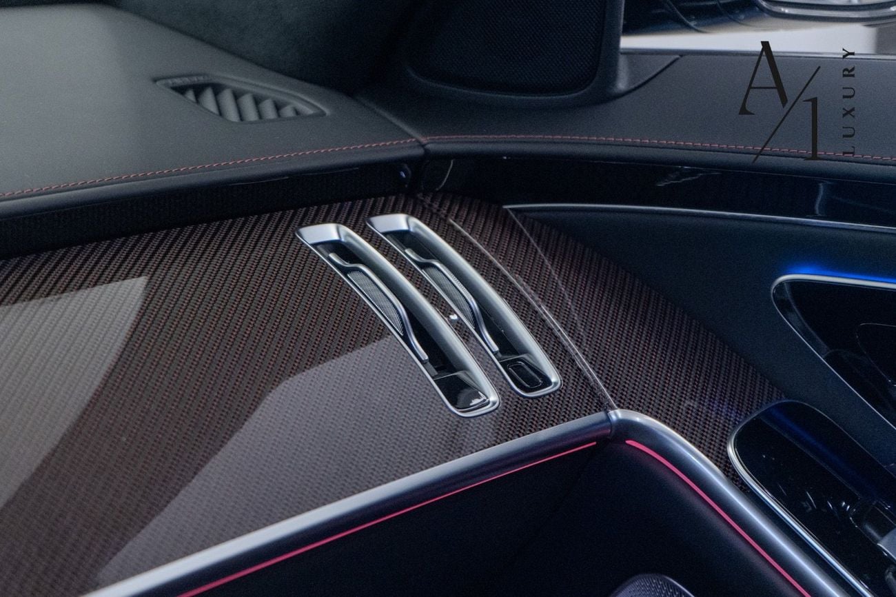 مرسيدس بنز S 63 AMG 2024 With black And Red Carbon Fibre Interior, Excellent Condition, European Spec