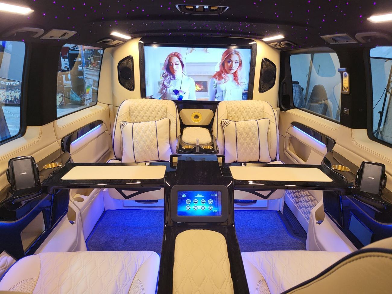 Mercedes-Benz V 300 “LUMA” – 1 Of 5 CONCEPT - Handcrafted by ROYAL CUSTOMS in Dubai (Since 2009)