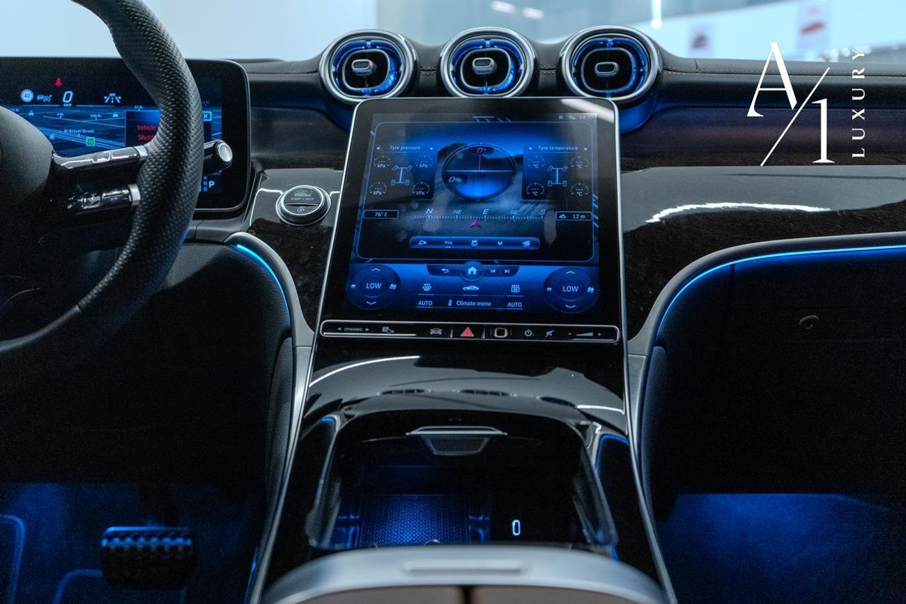 Mercedes-Benz GLC 200 4Matic 2023 Mercedes Benz GLC200 4MATIC, May 2028 Mercedes Warranty, Low Kms, GCC