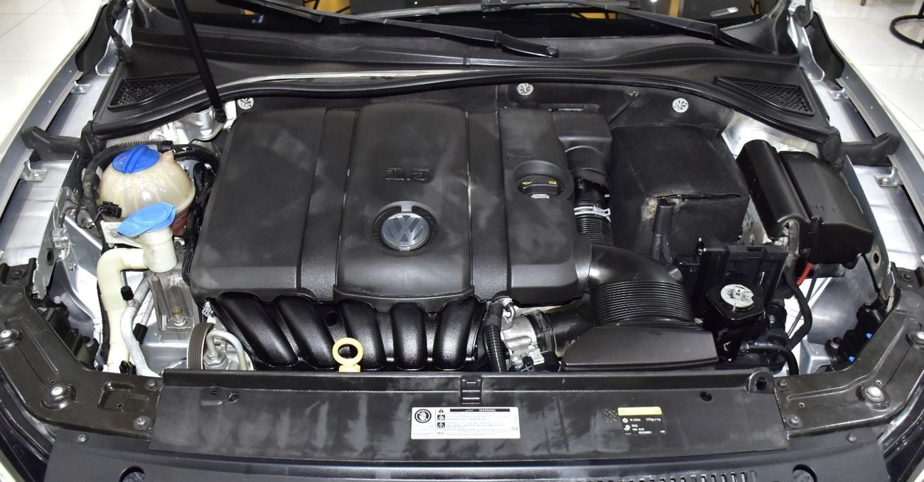 فولكس واجن باسات EXCELLENT DEAL for our Volkswagen Passat ( 2016 Model ) in Silver Color GCC Specs