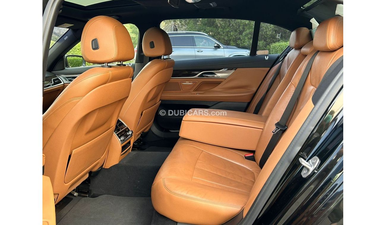BMW 730Li Executive BMW 730 LI 2018 GCC OPGINAL PAINT // 2keys // ACCIDENT FREE // PERFECT CONDITION