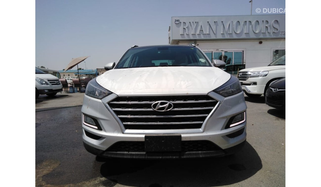 Hyundai Tucson 1.6L FULL OPTION WITH PANORAMIC ROOF AUTOMATIC TRANSMISSION PETROL SUV ONLY FOR EXPORT