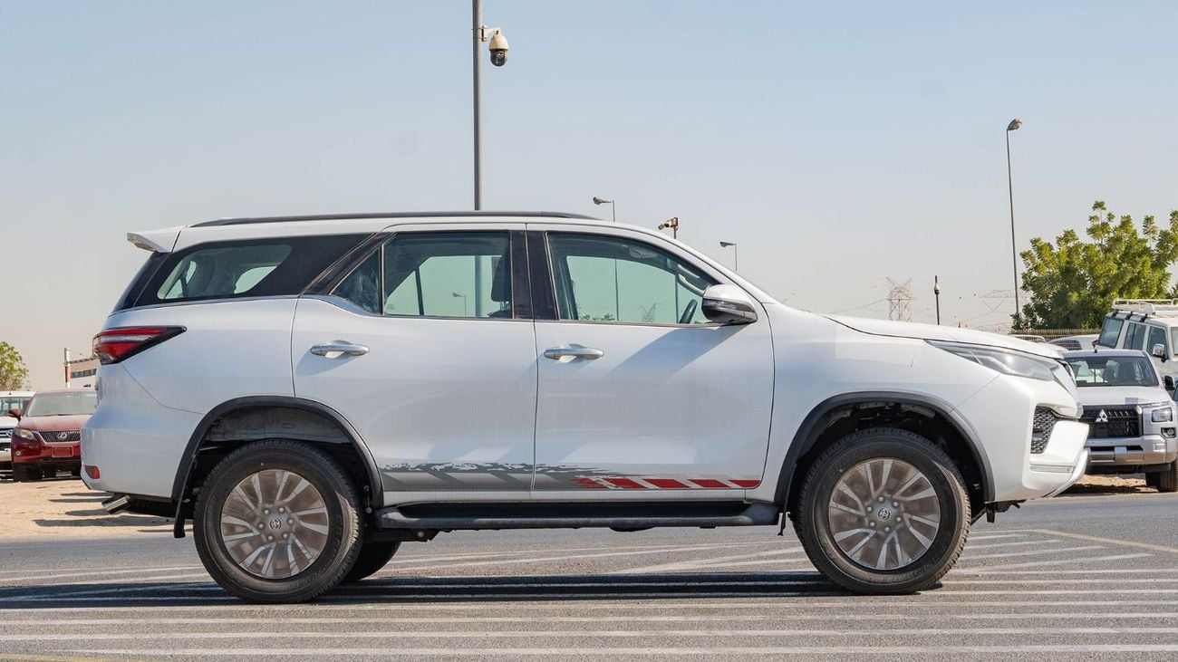تويوتا فورتونر 2025 Toyota Fortuner Adventure SR5 V6 4.0L AT Petrol