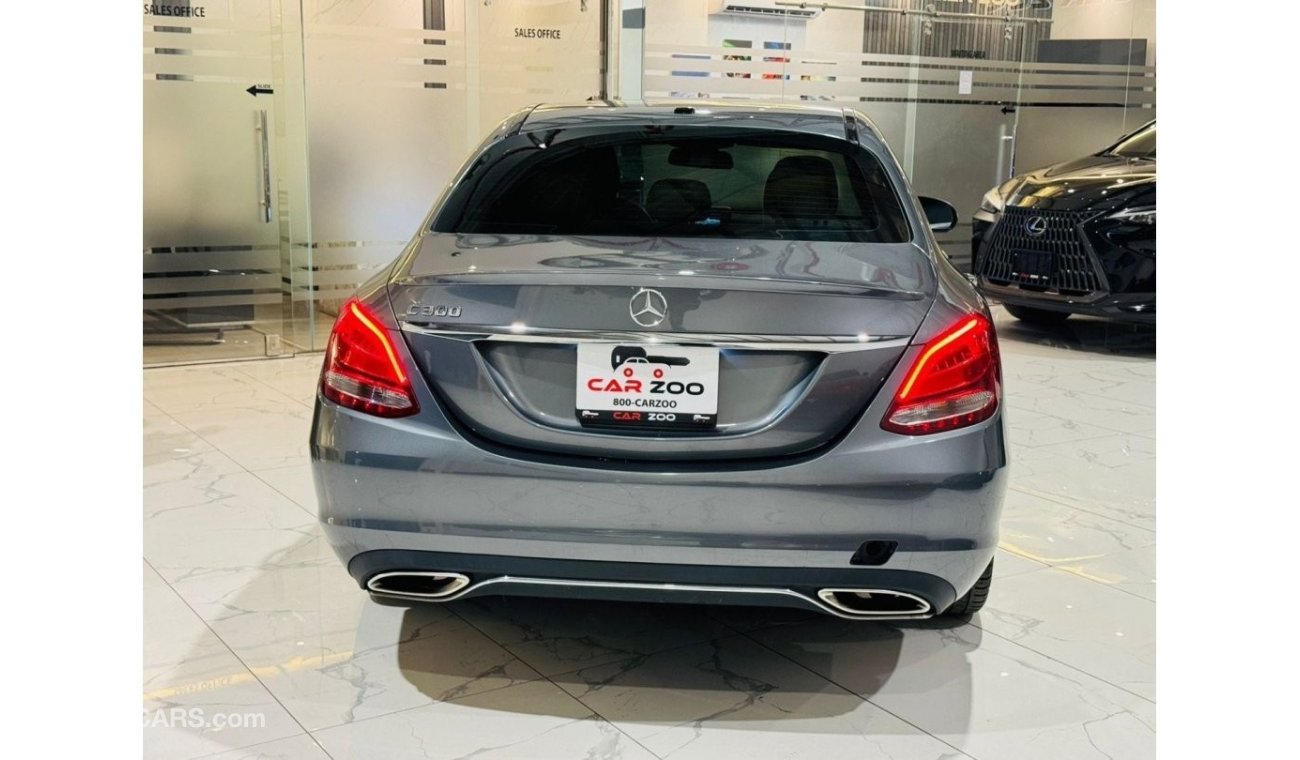 مرسيدس بنز C 300 لاكجري