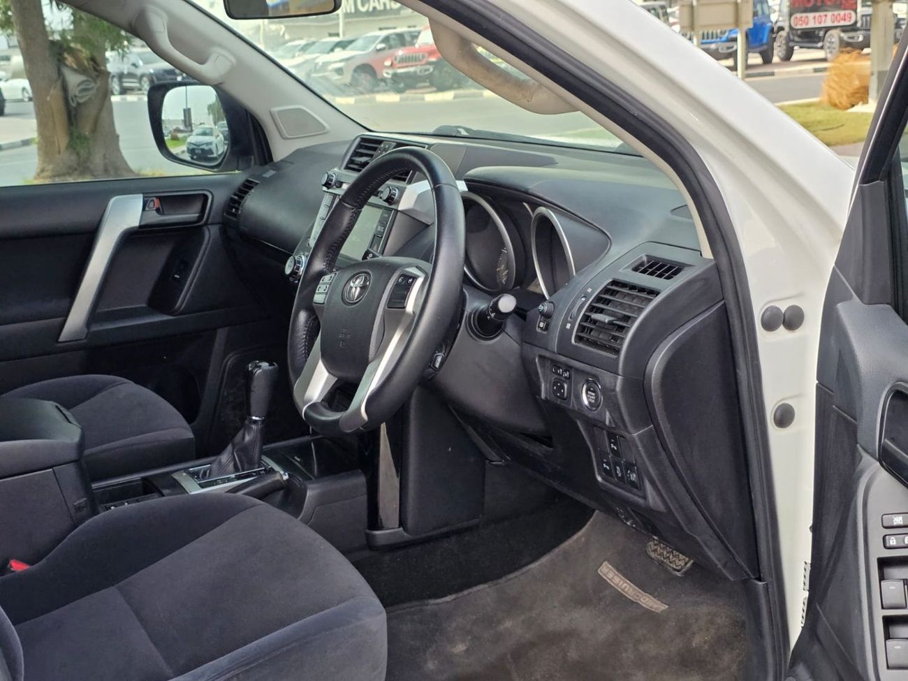 Toyota Prado original shape 2016 model 2,8 liter ,right hand drive ,diesel ,only for export