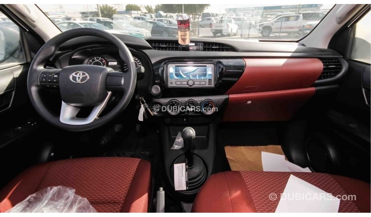 Toyota Hilux 2018 4X4 S-GL2 mid options