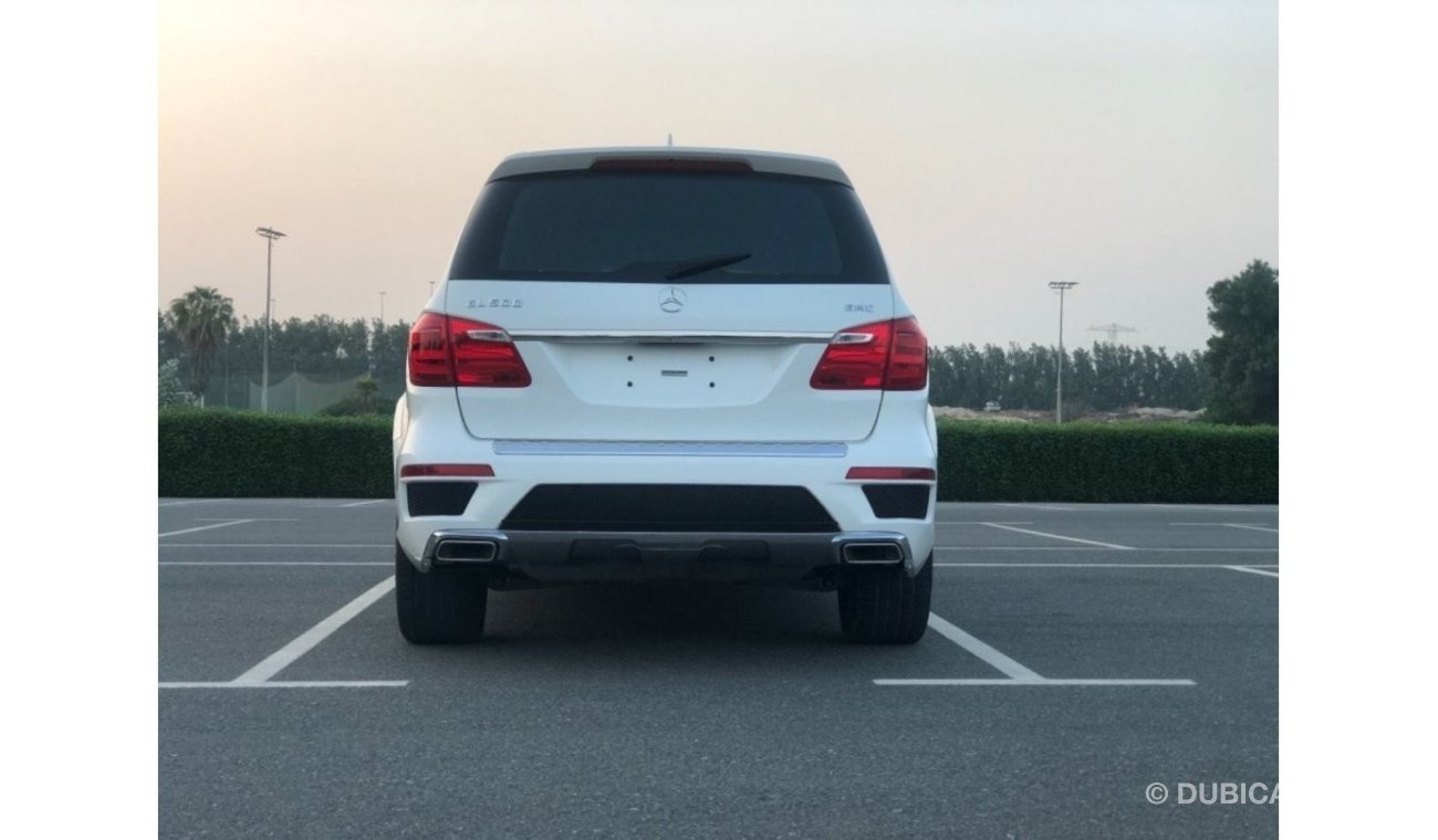 Mercedes-Benz GL 500 MERCEDES BENZ GL500 MODEL 2015 GCC CAR PERFECT CONDITION INSIDE AND OUTSIDE FULL OPTION PANORAMIC RO