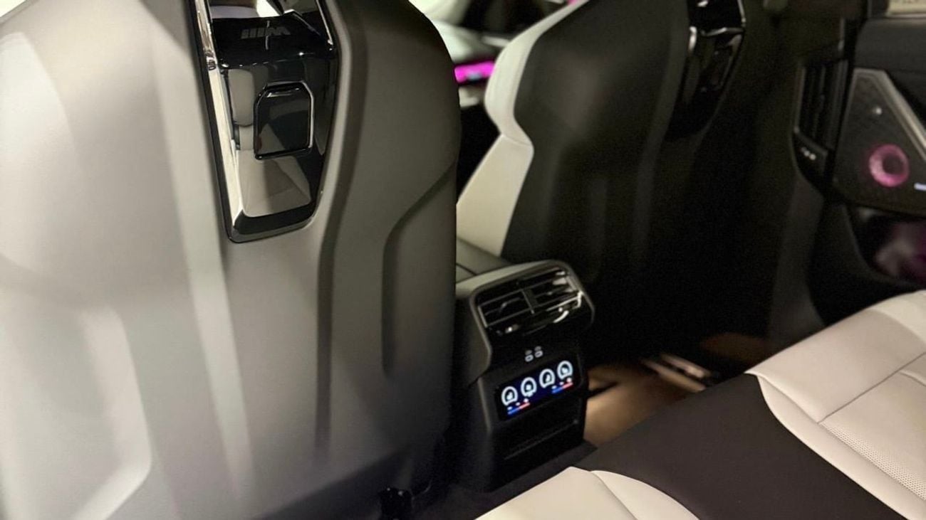 BMW M5 G90 - GCC Specs with dealer warranty and service