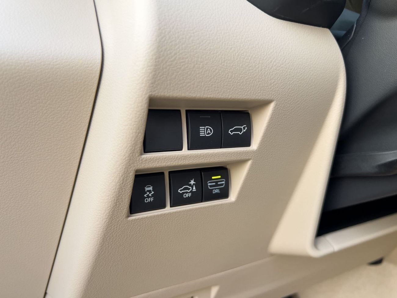 Toyota Land Cruiser  EXPORT ONLY - 2026 LC300 VX 4.0L (GCC Specification)