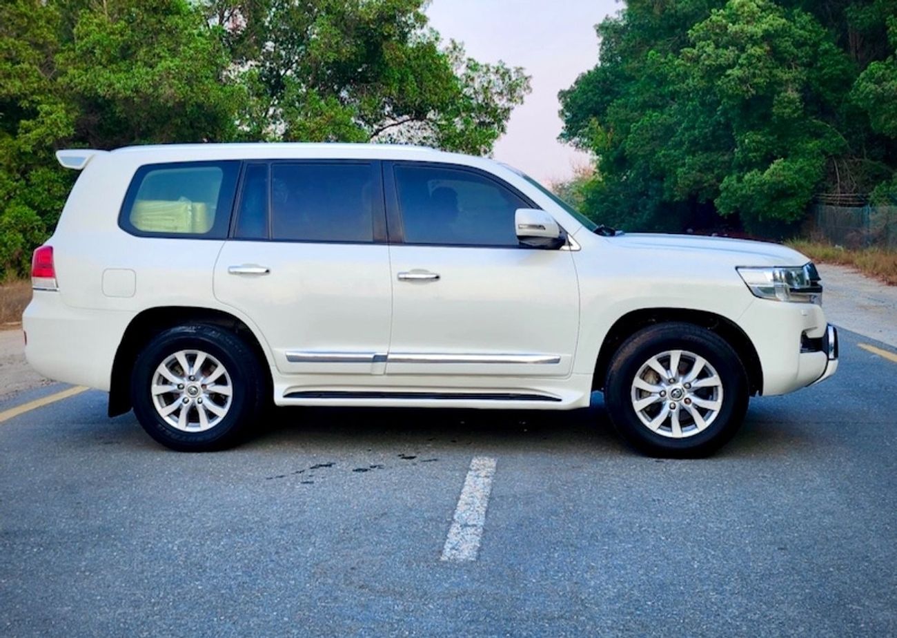 Used Toyota Land Cruiser 2016 GXR V8 Diesel Engine Full Option Very