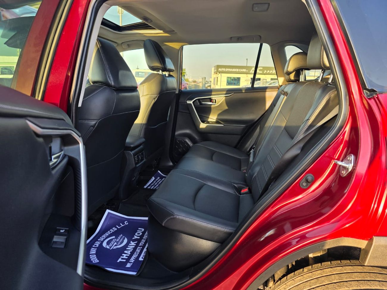 Toyota RAV4 2.5L Limited Hybrid Sunroof , Push button, Trunk automatic and original leather seats