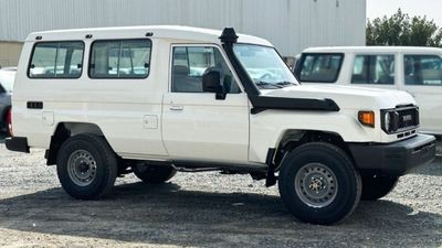 Toyota Land Cruiser 70 LC76 STD Std 4.0L AWD