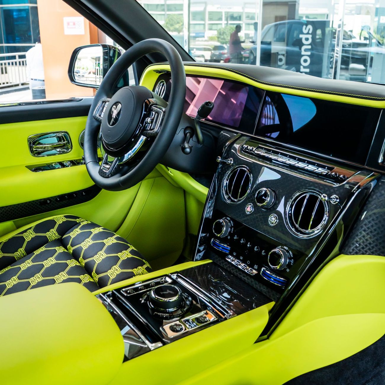 رولز رويس كولينان 2025 ROLLS ROYCE CULLINAN BLACK BADGE BRAND NEW