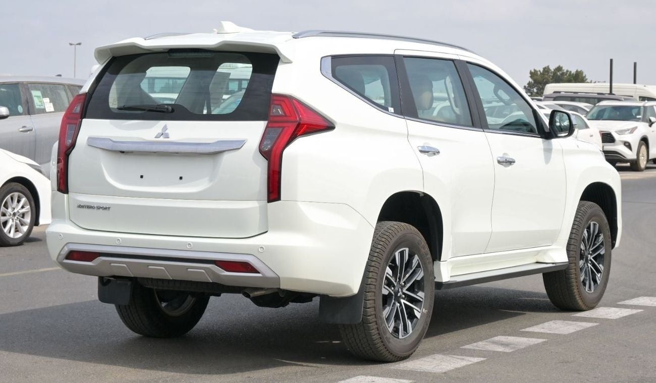 ميتسوبيشي مونتيرو سبورت Brand New Mitsubishi Montero Sport 2023 Export 3.0L A/T 4WD Petrol|White/Beige|
