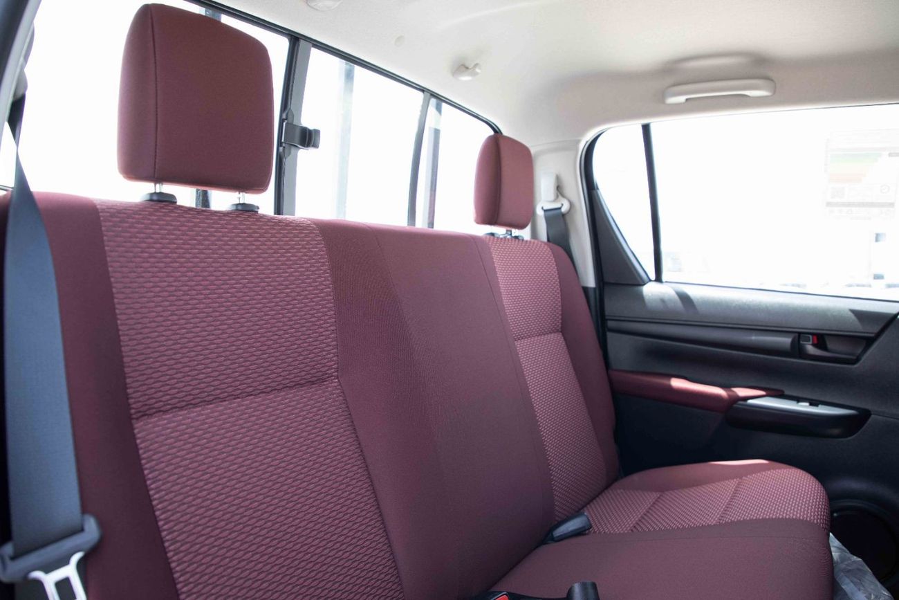 Toyota Hilux 2024 Toyota Hilux 4x4 DC 2.4 - Attitude Black inside Red