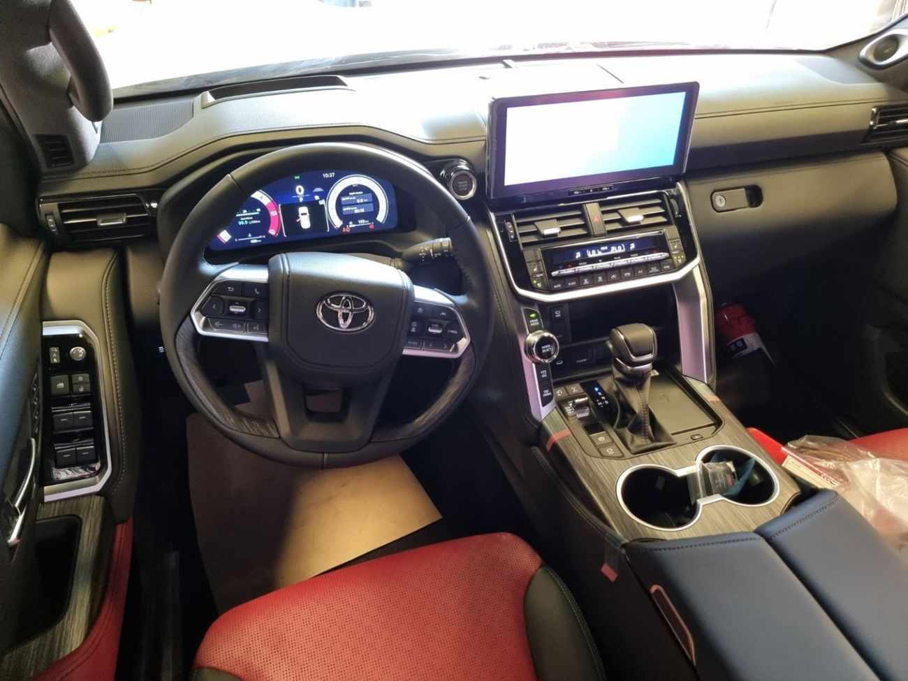 Toyota Land Cruiser LC 300 3.3L DIESEL VXR 7 SEATER FULL OPTION WITH AEROW  KIT