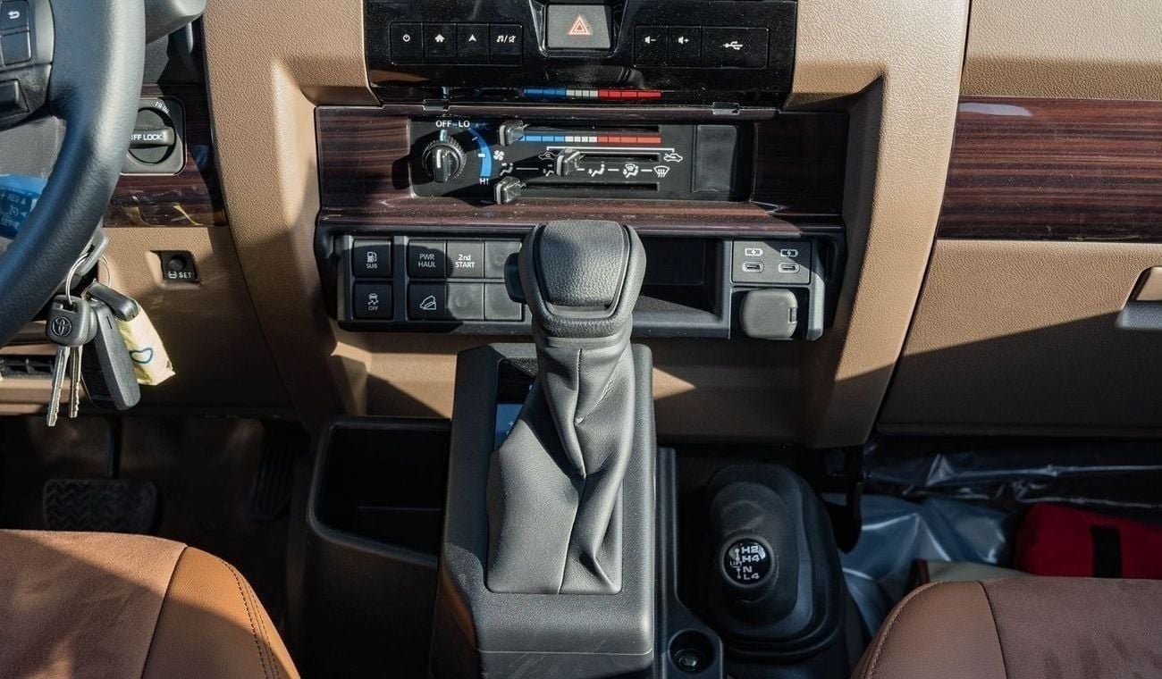 تويوتا لاند كروزر بيك آب 2025 Toyota Land Cruiser LC79 4.0 SC AT Petrol Full Option - Beige