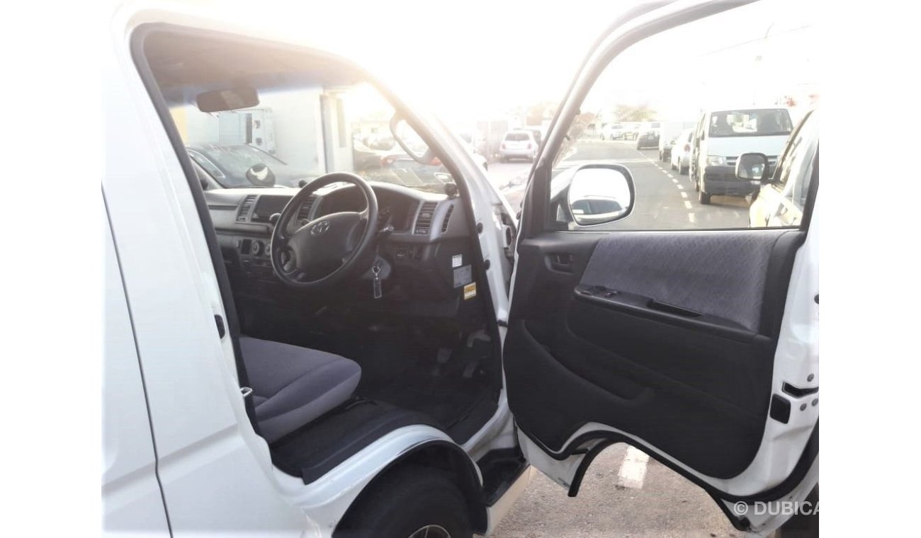 تويوتا هاياس Hiace van RIGHT HAND DRIVE (Stock no PM 813 )