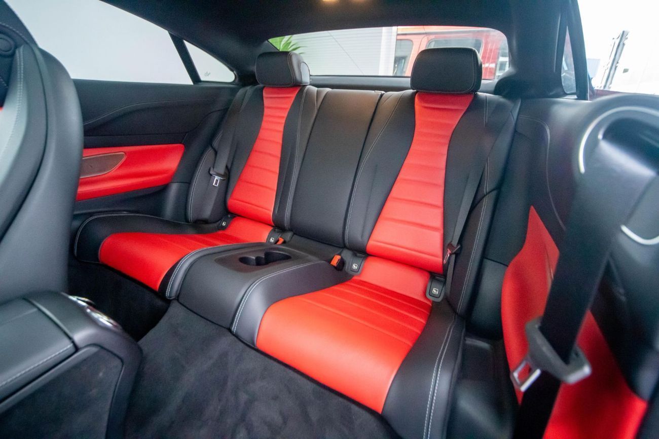 Mercedes-Benz E200 Mercedes-Benz E200 AMG 2024 Coupe – Highlights