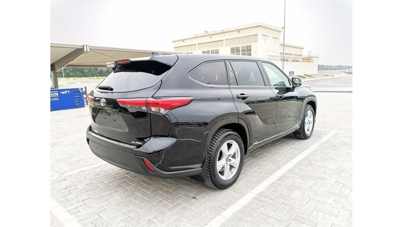 Toyota Highlander Toyota Highlander LE - 2022 - Black