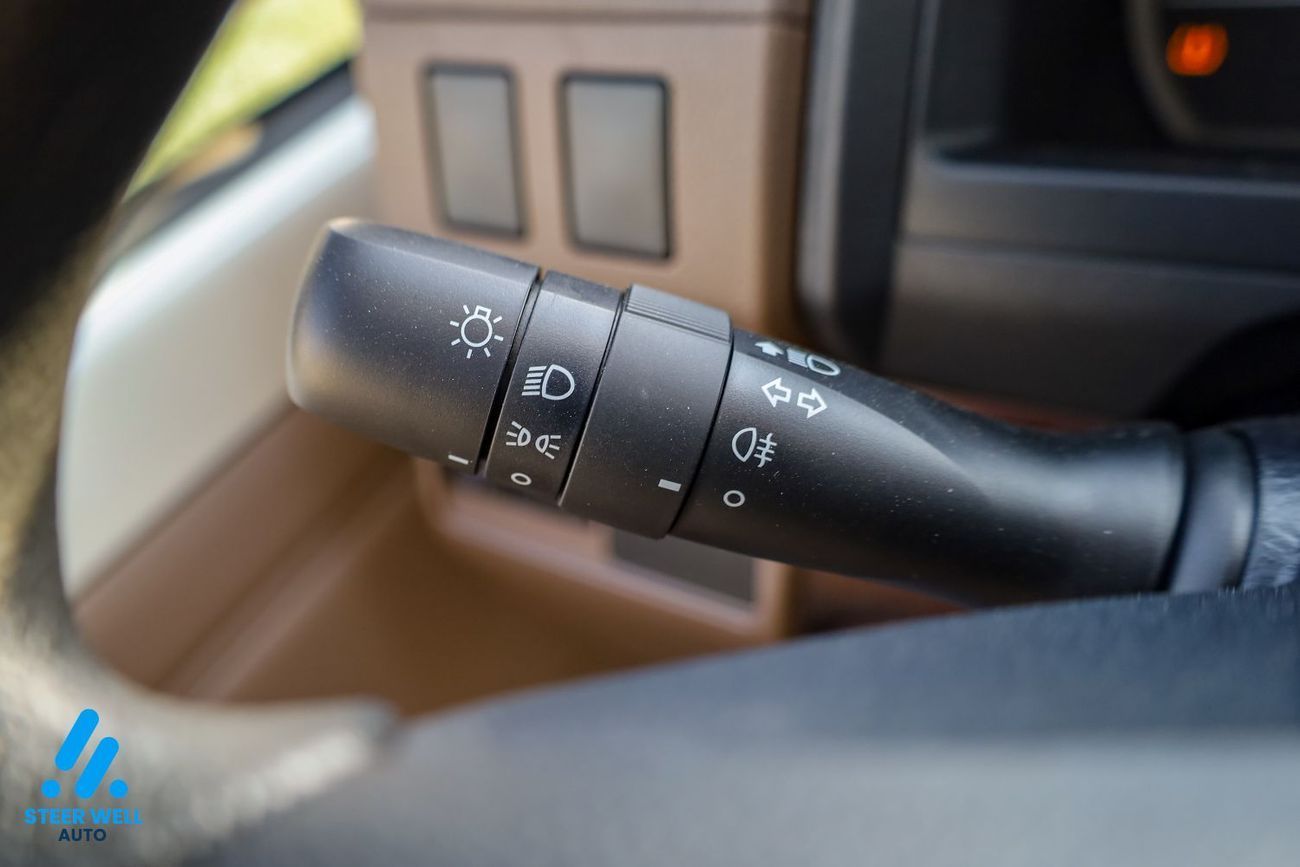 تويوتا لاند كروزر 70 2025 | LC78 2.8L T DSL E Spec