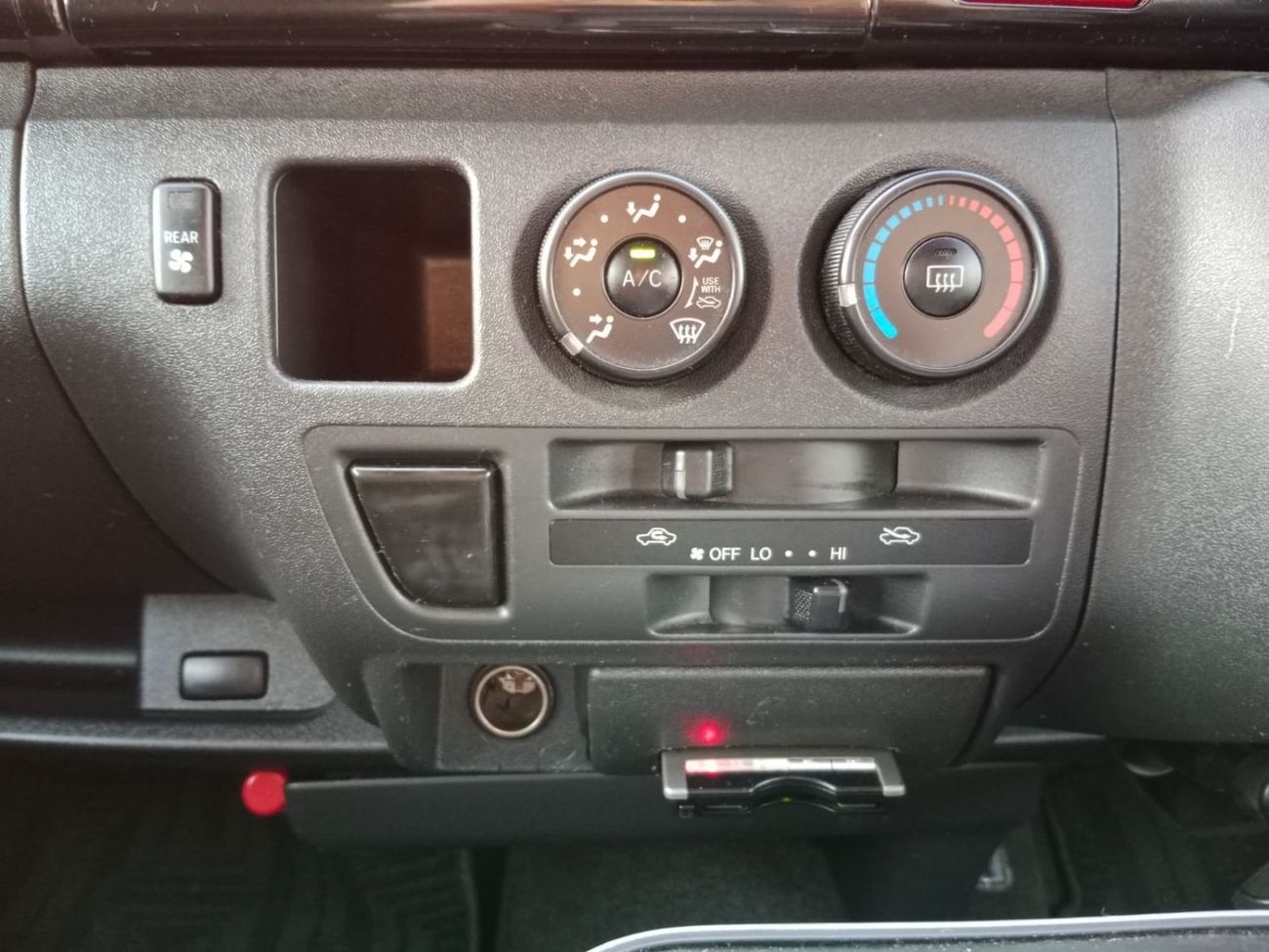 Toyota Hiace TOYOTA HIACE RIGHT HAND DRIVE(PM1182)