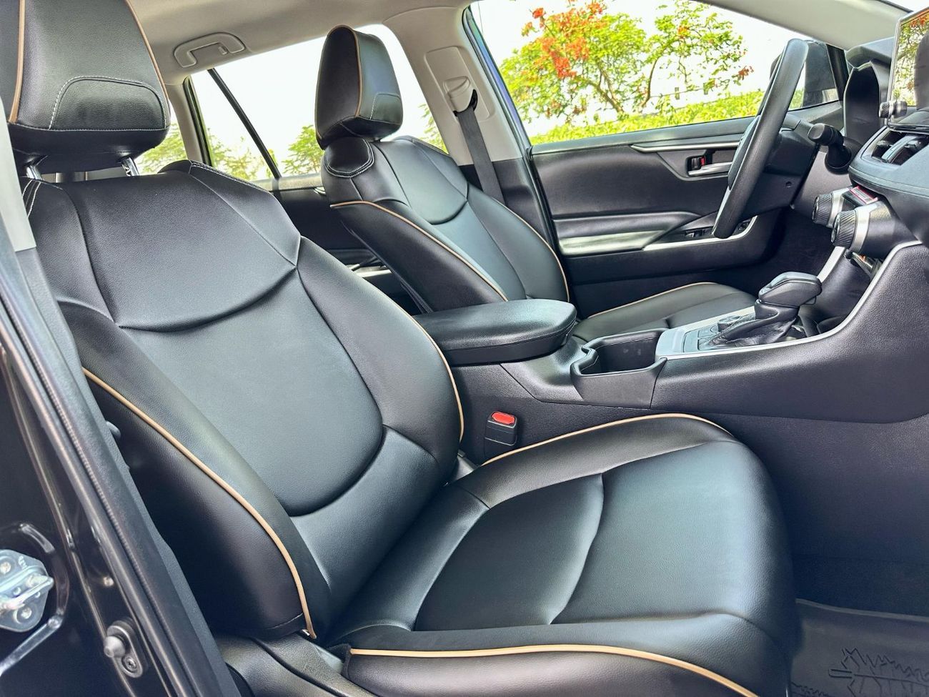 تويوتا راف ٤ Hybrid Woodland Edition (TRD)