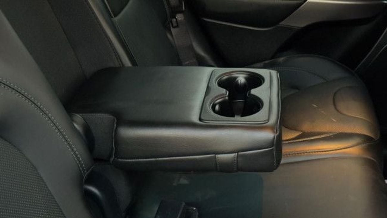 جيب شيروكي PREMIUM FEATURES | AT | LEATHER SEATS | 3.2L PETROL ENGINE | 4WD