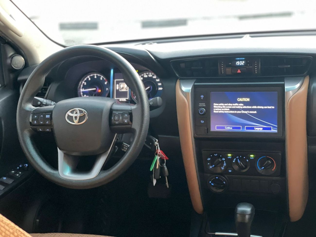 Toyota Fortuner 2022 Toyota Fortuner EX.R 2.7L V4 MidOption+ With Sensors - No Accident - 7 Seater - 4x4 AWD -