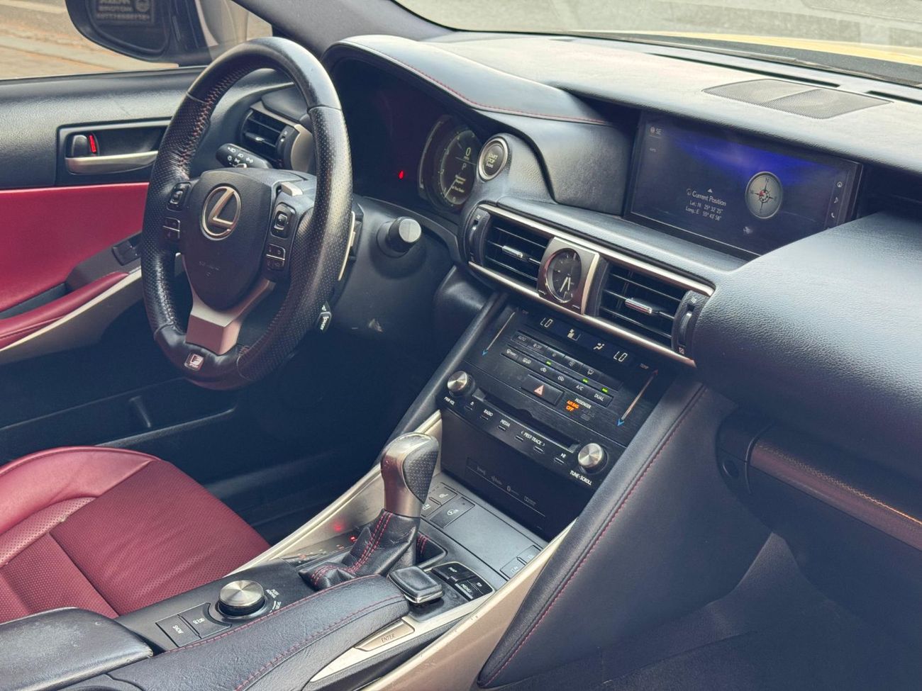 Lexus IS350 F Sport 3.5L (312 HP) F-SPORT / 3.5L V6 / ELECTRONIC CLUSTER / RADAR / COOLING SEATS / BLIND SPOTS /