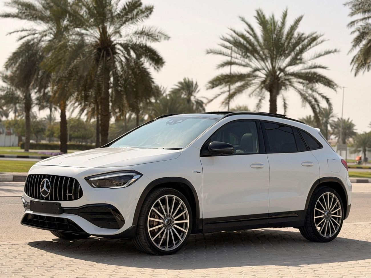 Mercedes-Benz CLA 35 AMG 4MATIC