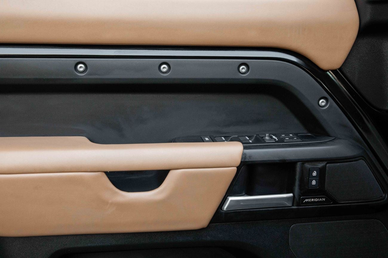لاند روفر ديفندر Defender 130 | 6,463 P.M | 0% Downpayment | Land Rover Warranty